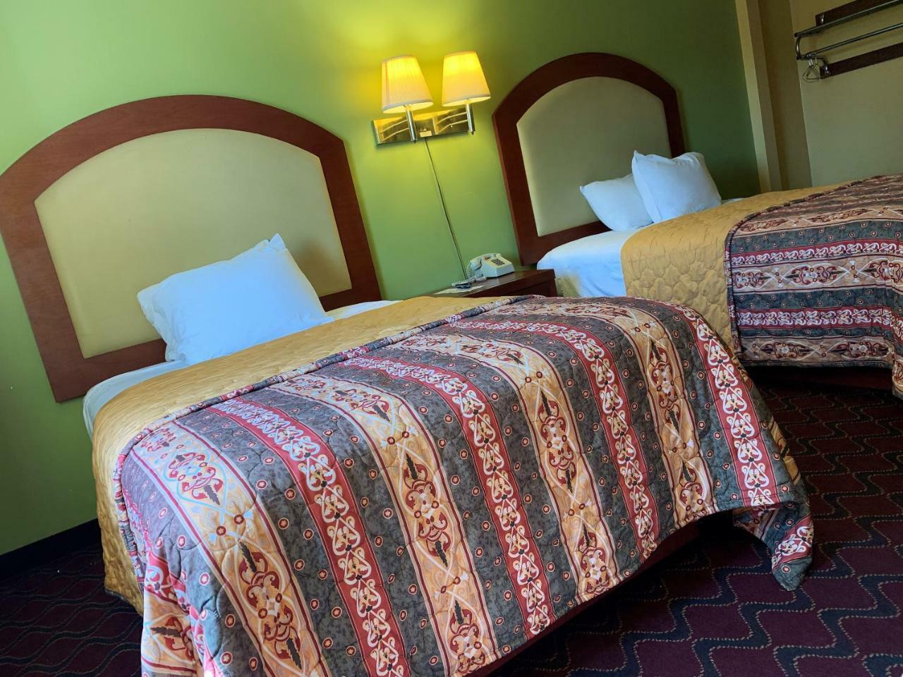 Patriot Inn Spencer 外观 照片